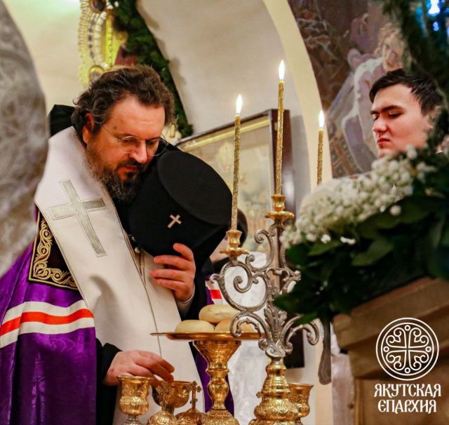 Архиепископ Роман поздравил жителей Якутии с Рождеством Христовым