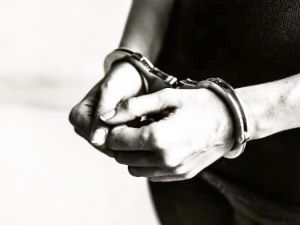 Якутянин заплатит 10 тысяч рублей за то, что разбил мобильник и лицо девушке