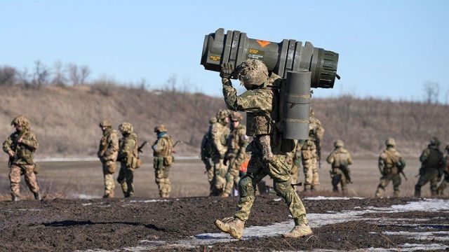 Столтенберг заявил об истощении военных запасов НАТО и ЕС из-за Украины