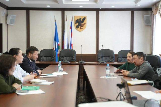 Евгений Григорьев провел личный прием граждан 13 апреля