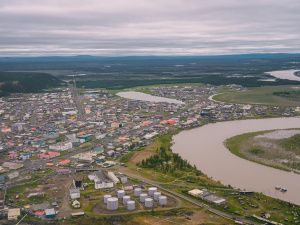 Юрий Трутнев и Айсен Николаев встретились с пострадавшими от паводка жителями Верхоянского района