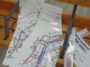 Вандалы вновь разгромили остановку в Якутске