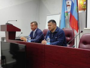 Андрей Тарасенко проверил готовность образовательных учреждений к началу учебного года в Алданском районе