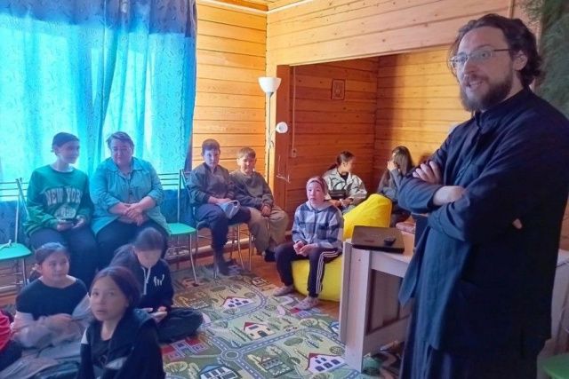 Приходской досуговый центр открылся в посёлке Усть-Мая