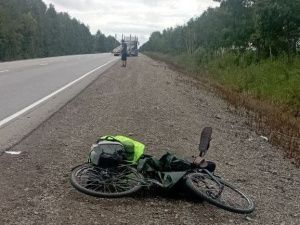 Путешественника-велосипедиста из Якутии сдуло потоком воздуха: Мужчина госпитализирован