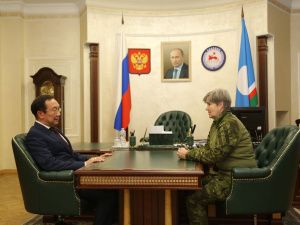 Глава Якутии Айсен Николаев встретился с членом Комитета семей воинов Отечества Мариной Бахилиной