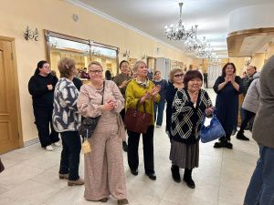 В Русском театре им. А.С. Пушкина в Якутске открылась выставка Николая Попова