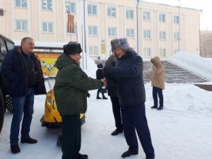 Лучшим в Якутии экологам чиновники сделали подарок, вынужденно пылящийся уже год