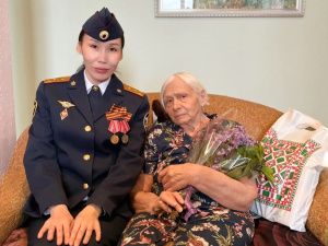 Сотрудники УФСИН посетили на дому ветеранов, имеющих статус «дети войны» и служивших в уголовно-исполнительной системе