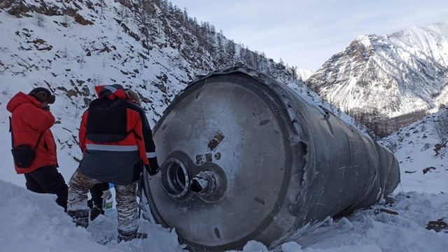 В Якутии отбирают пробы снега в районах падения частей ракет-носителей