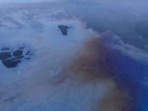 Мазутные пятна обнаружили на реке Лене возле поселка Кангалассы