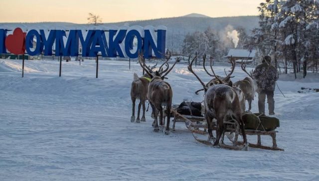 В Оймяконе впервые за зиму отменили занятия для всех школьников. Температура опустилась до минус 55 градусов
