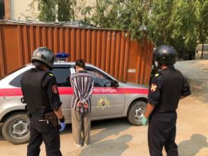 Росгвардейцы задержали жительницу Якутска по подозрению в нанесении ножевого ранения мужчине