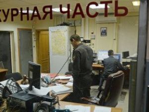 Житель Якутии ударил ножом родственницу и избил женщину-полицейского