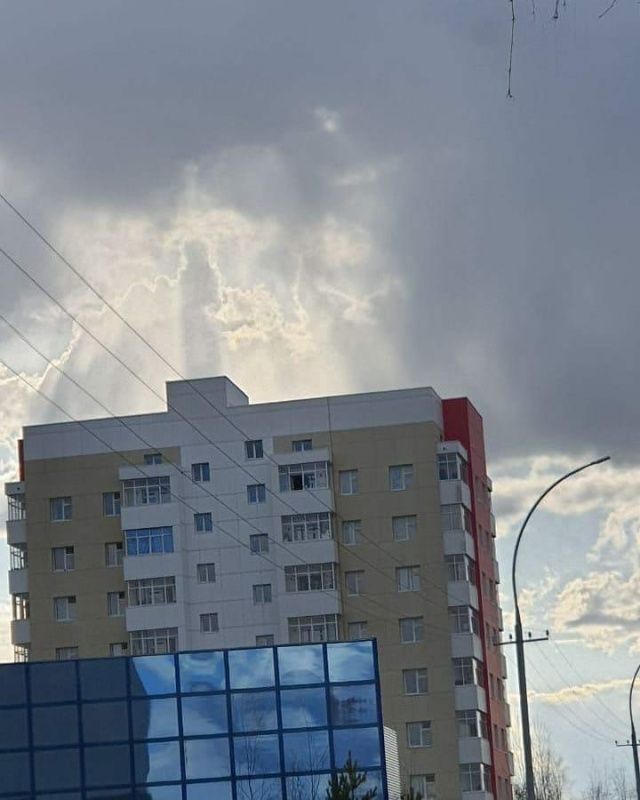 Фотофакт: Жители Якутии увидели в небе Богородицу