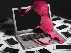 В Якутске мужчина перевел мошенникам более 150 тысяч рублей, чтобы воспользоваться интим-услугами