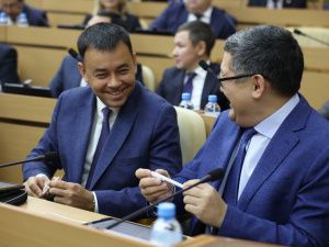 Айсен Николаев открыл первое заседание 7 созыва Госсобрания (Ил Тумэн) Якутии