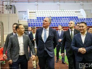 Президент Олимпийского комитета России осмотрел ход возведения скалодрома в Якутске