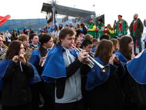 Фоторепортаж: якутяне приняли участие в шествии молодежи мира в Сочи