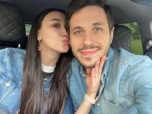 Фотофакт: Чета Гасанбалаевых отмечает льняную свадьбу