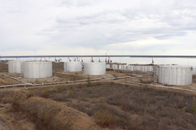 Нижнеколымская нефтебаза готовится к навигации