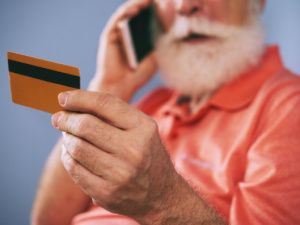 В Якутске пенсионер перевел мошенникам более 3,2 млн рублей