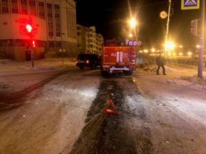 Два человека пострадали в ДТП с участием пожарной машины в Якутске