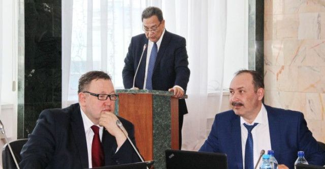 Депутаты Ил Тумена и члены правительства региона побывали в Мирнинском районе с рабочим визитом