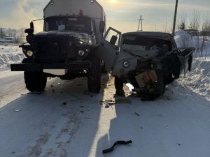 В Алданском районе "Урал"столкнулся с "УАЗом": Четверо человек госпитализированы с тяжелыми травмами