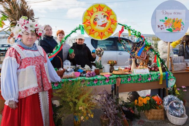 Оригинальные поделки представили сотрудники УФСИН и члены их семей на выставке-конкурсе «Дары осени» 
