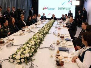 Якутянки приняли участие во встрече Владимира Путина с сотрудницами и подопечными госфонда «Защитники Отечества»