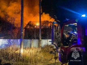 В Верхневилюйске на пожаре пострадал мужчина