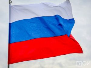 Айсен Николаев поздравил якутян с Днём Конституции Российской Федерации