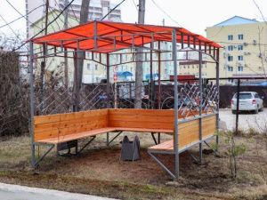 Осужденные изготовили беседку для Якутской республиканской офтальмологической клинической больницы 