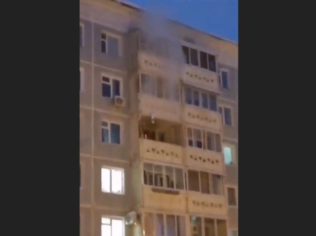 В Якутске на пожаре пострадал молодой человек