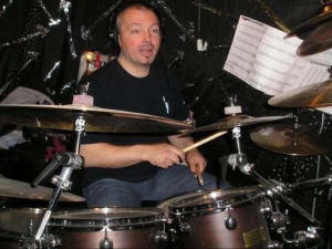 Экс-участника группы «Би-2» Николая Плявина нашли мертвым в квартире в Москве