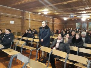 Члены правительства отчитываются в Среднеколымском улусе