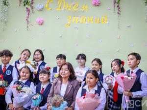 Учеников и студентов Высшей школы музыки поздравили в День знаний