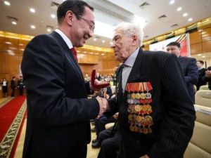 Айсен Николаев присвоил звание Почетного гражданина Якутии участникам Великой Отечественной войны