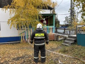 В Усть-Майском районе проходит месячник безопасности: детей учат, как не допустить пожар и что делать, если он случился