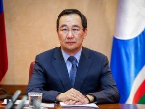 Айсен Николаев поздравил якутян с Днем республики