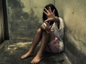 Житель Якутии четыре года насиловал несовершеннолетнюю девочку