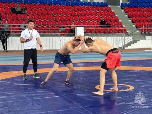 Сильнейших многоборцев среди пожарных определили в Якутии