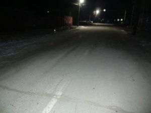 Водитель скрылся, оставив сбитую женщину с тяжелыми травмами на дороге