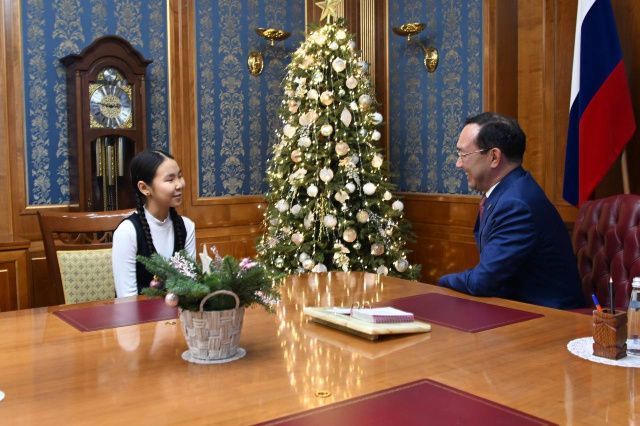 Айсен Николаев исполнил мечту школьницы из Якутска Амелии Новиковой