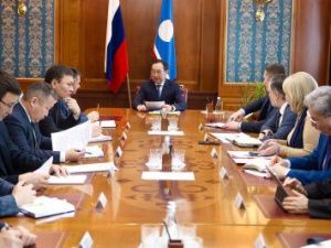 Глава Якутии поручил правительству обеспечить своевременный завоз жизнеобеспечивающих грузов в регион 