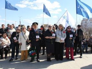 Сотрудники авиакомпании «Якутия» почтили память героев перегоночной трассы «Аляска-Сибирь»