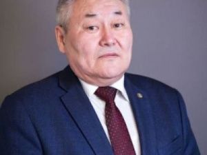 Айсен Николаев поздравил Василия Филиппова