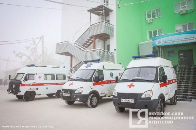 Мужчина госпитализирован с ножевым ранением в Якутске