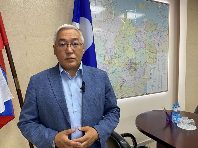 В местности Ус Хатын г. Якутска состоялся смотр вездеходной техники, направляемых в зону СВО